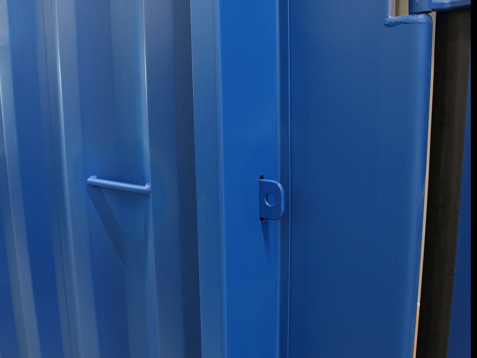 20ft Hi Cube Container (9′ 6″ high) suitable for IBC storage Sliding Door - Image 4
