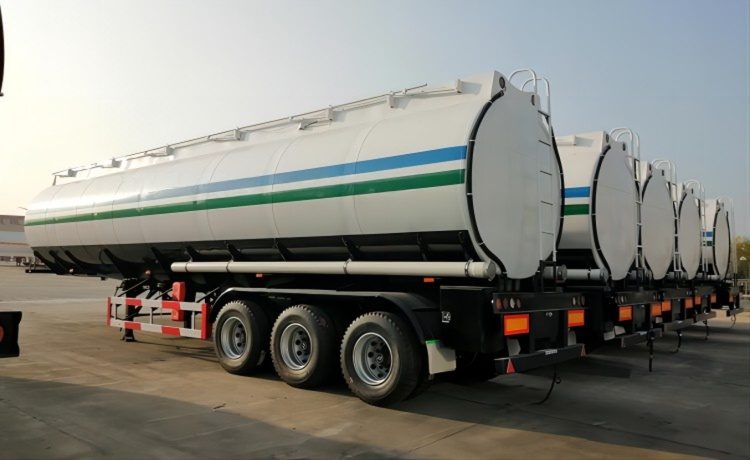40,000 Liter Tri Axle Tanker Trailer - Image 7